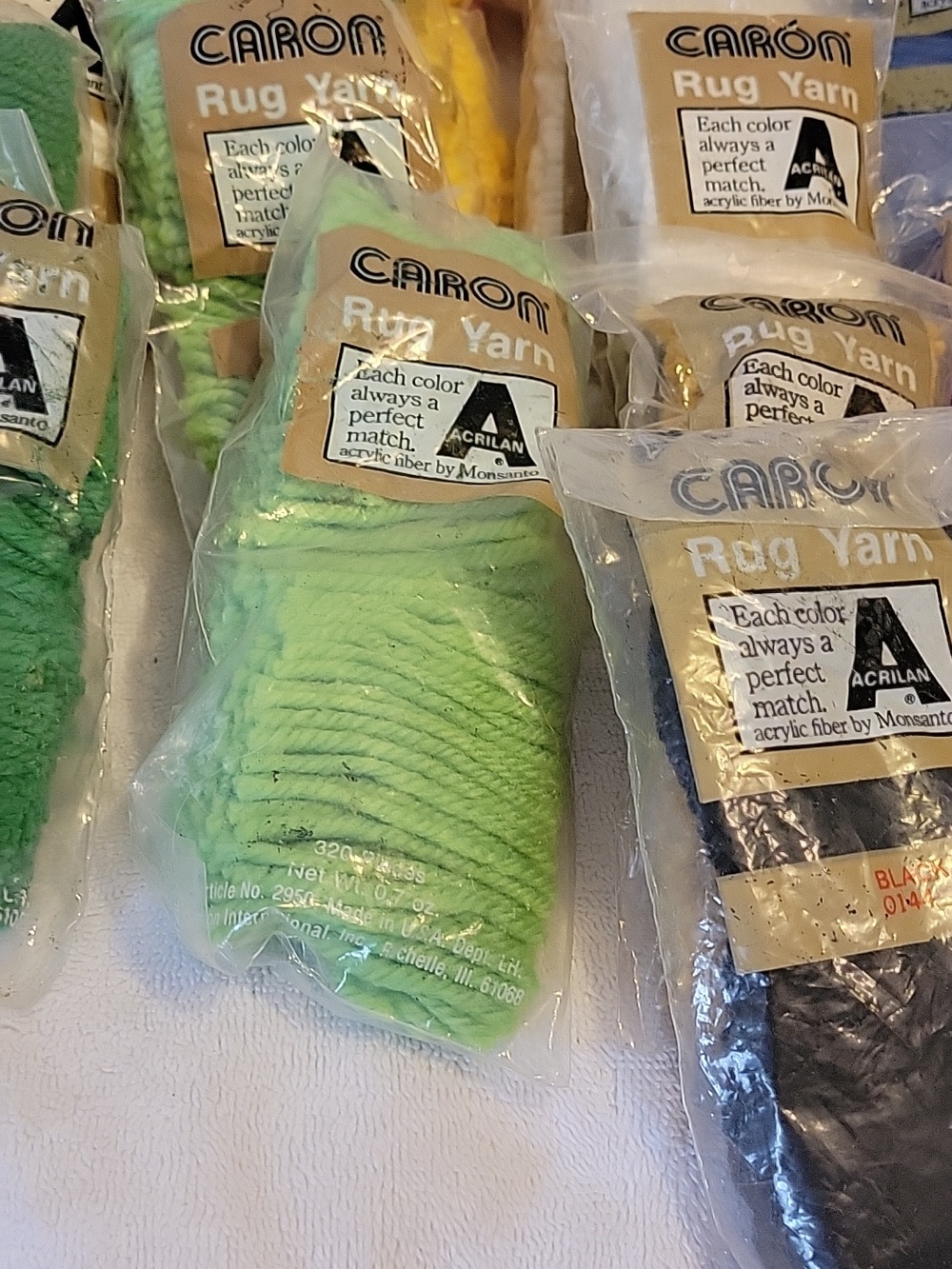 Caron Precut Rug Yarn Packets - Picture 6 of 8